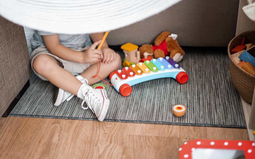 Giochi e attività facili da fare a casa con i bimbi